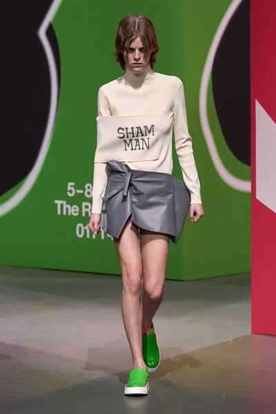 Look 33